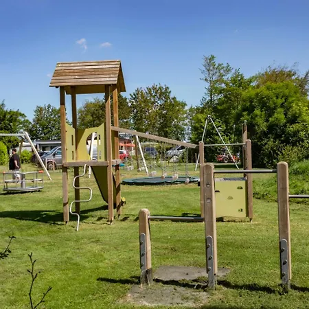 70 Op Recreatiepark De Wielen * Sint Maarten