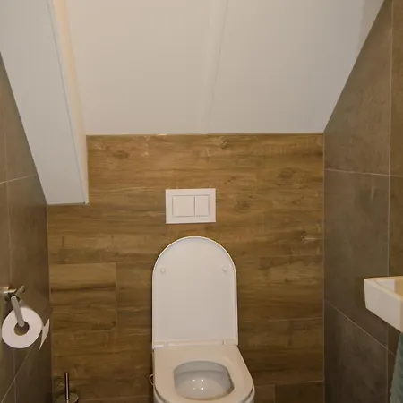 빌라 70 Op Recreatiepark De Wielen