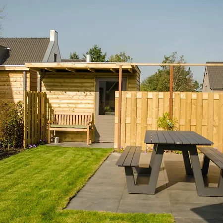 빌라 70 Op Recreatiepark De Wielen